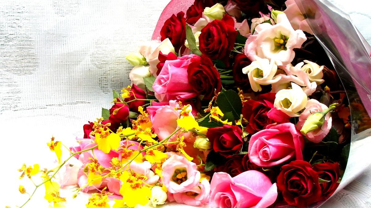 A gift of Mixed flowers bouquet on the New Year can be the gift you were looking for!