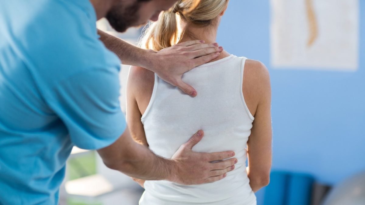 Physical Therapist or Chiropractor: Which Do You Need?